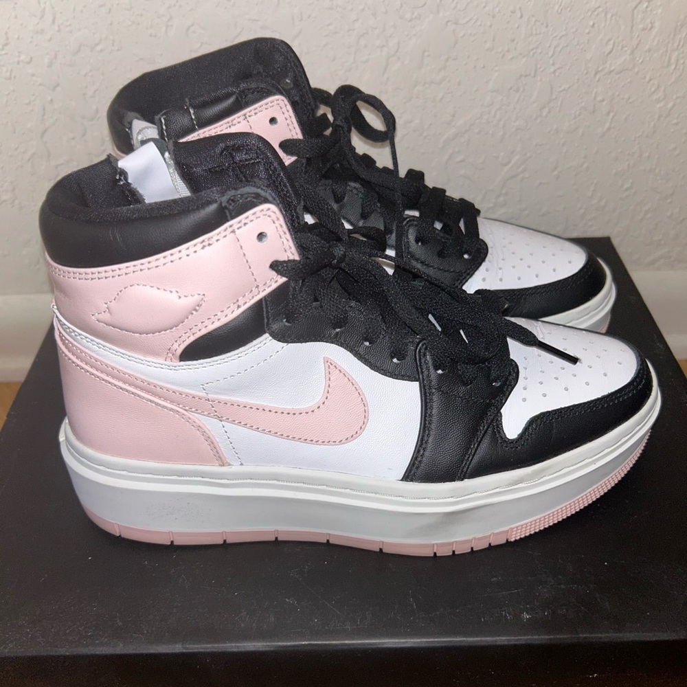 Nike Air Jordan 1 Elevate high in pink/black/white